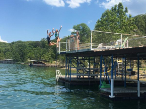 FAMILY REUNIONS Breathaking Lakefront Private Resort FREE DOCK CANOE KAYAK